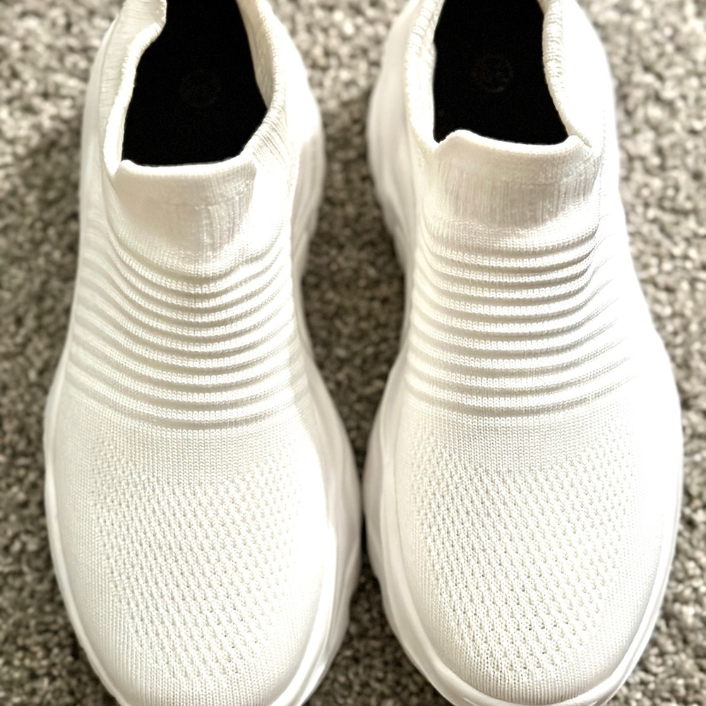 Women’s White Slip-On sneakers Size 7.5